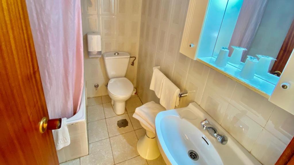 Hostal De Berria Santoña Екстериор снимка